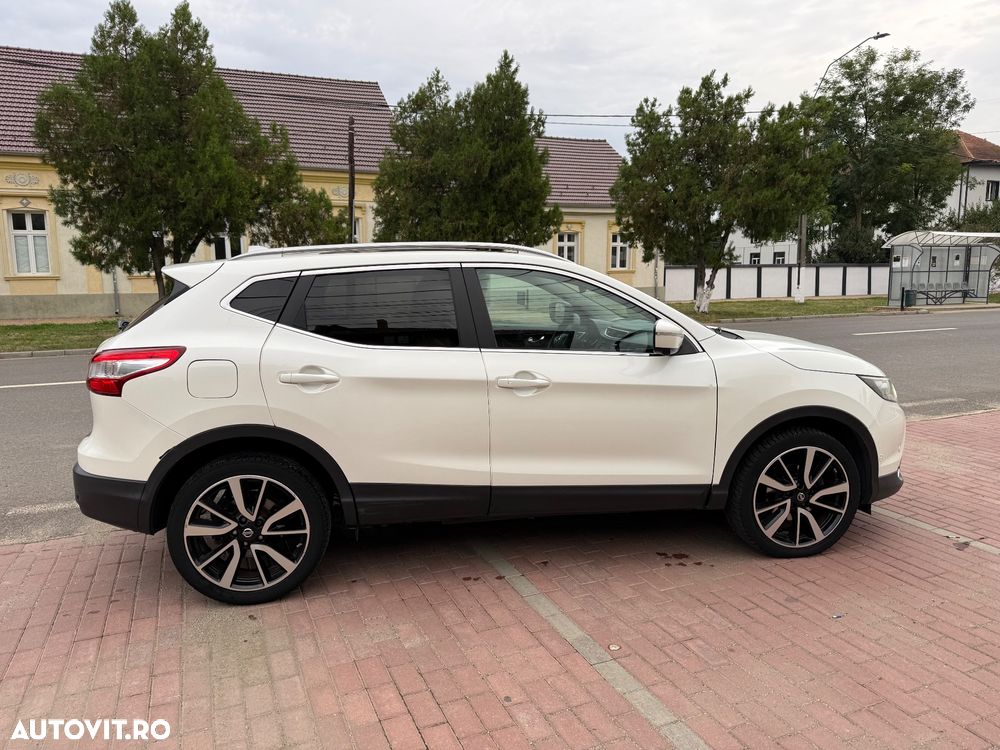 Nissan Qashqai 1.6 DCI Xtronic TEKNA - 9