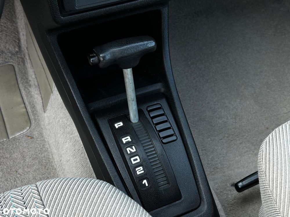 Volkswagen Golf 1.8 CL - 12
