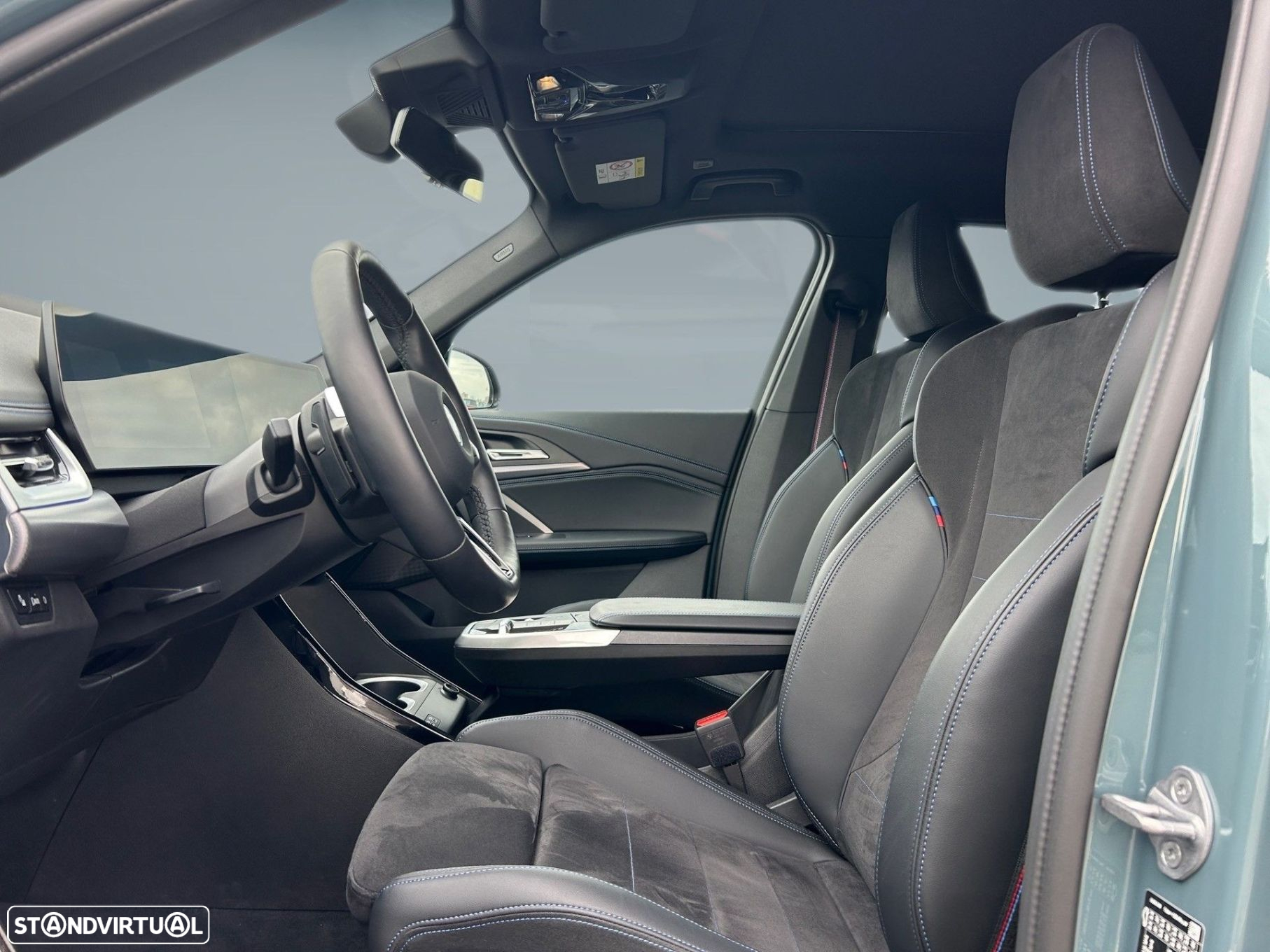 BMW iX1 eDrive20 Pack Desportivo M - 4