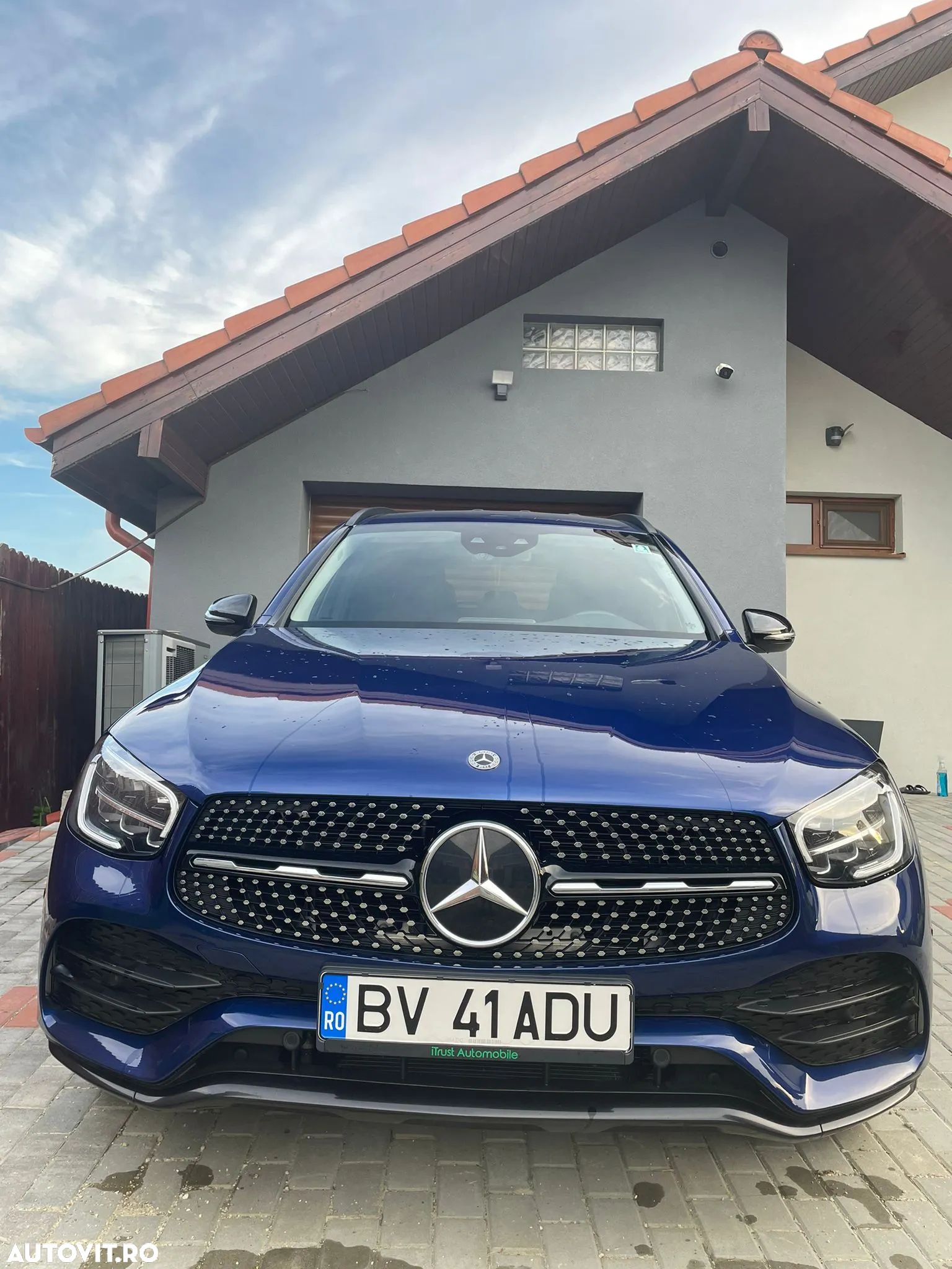Mercedes-Benz GLC 200 4Matic 9G-TRONIC AMG Line - 1