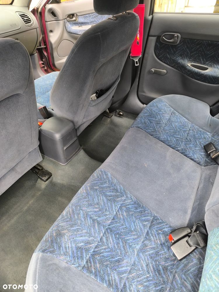 Daewoo Nubira 1.6 SX - 12