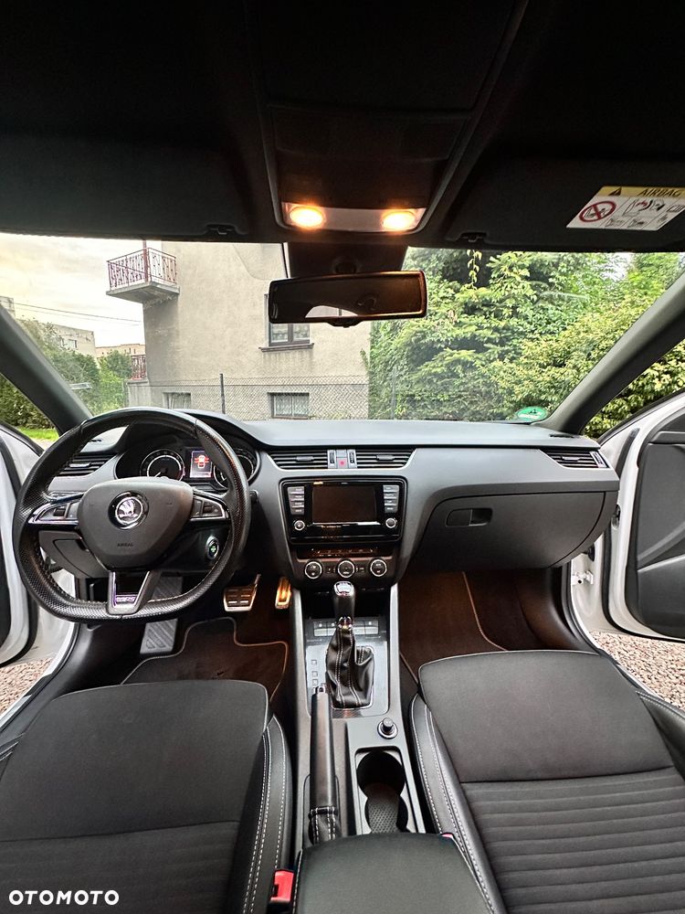 Skoda Octavia 2.0 TDI RS DSG - 11