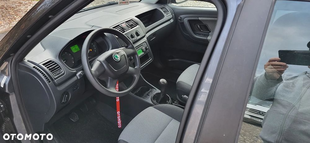 Skoda Fabia 1.2 HTP Ambiente - 12