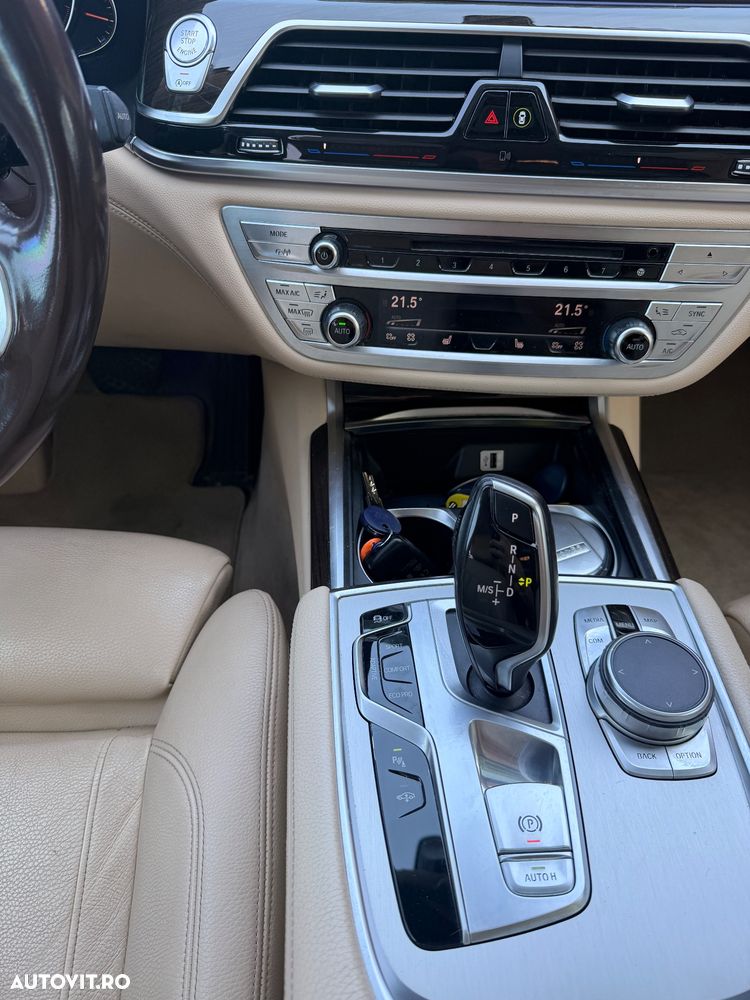 BMW Seria 7 750i xDrive - 8