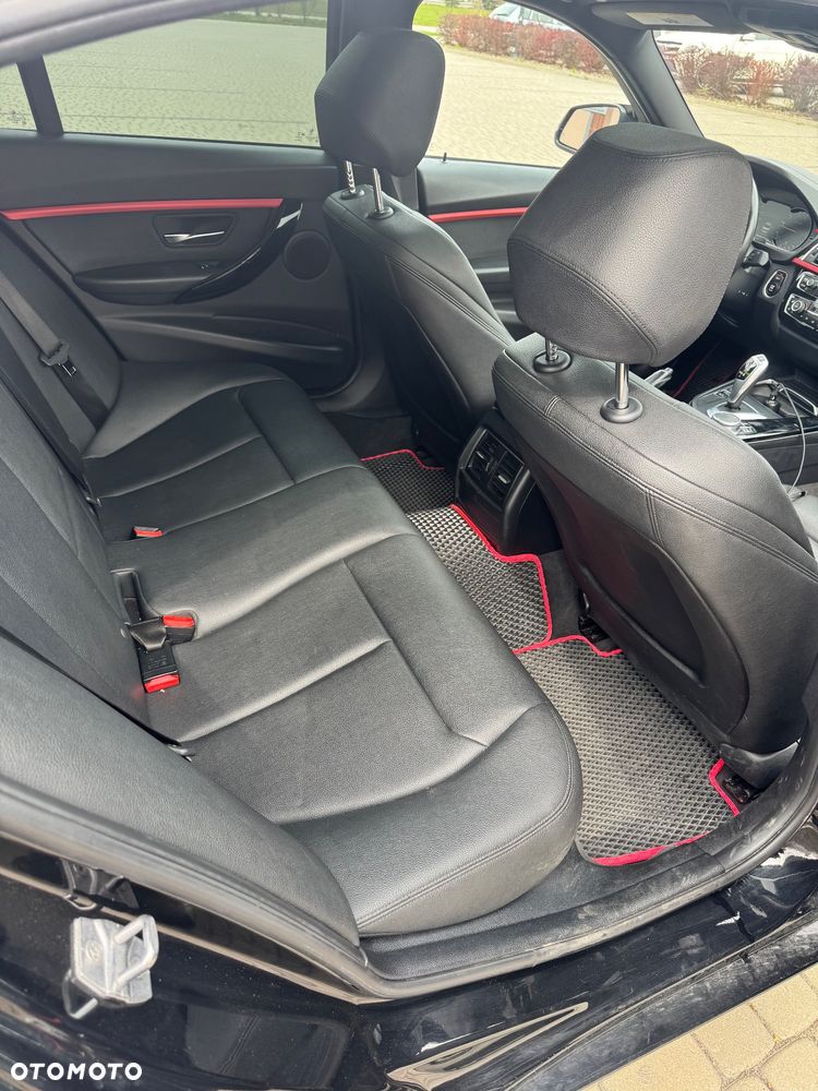 BMW Seria 3 330i Sport Line - 8