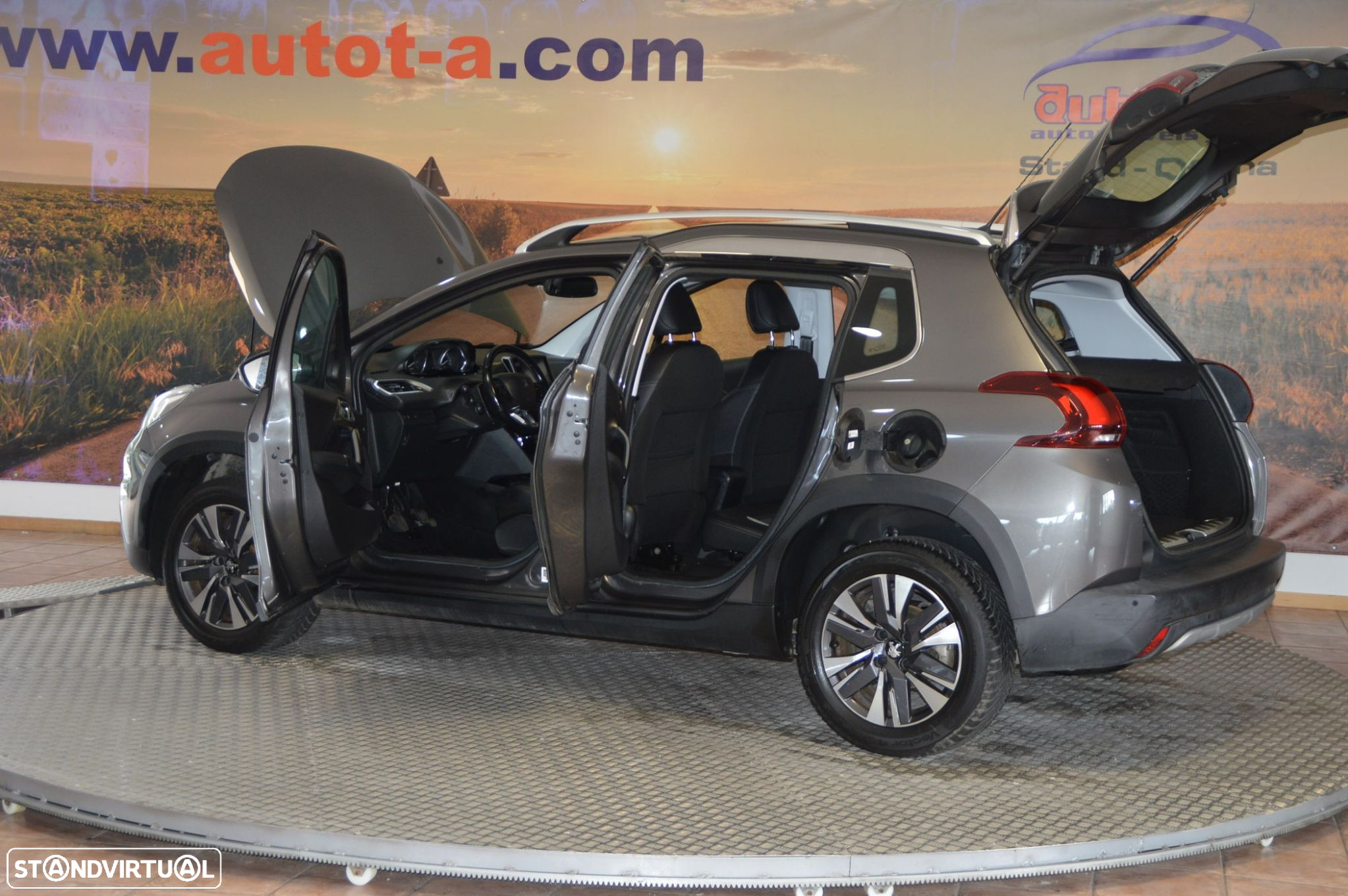 Peugeot 2008 1.2 PureTech Allure - 12