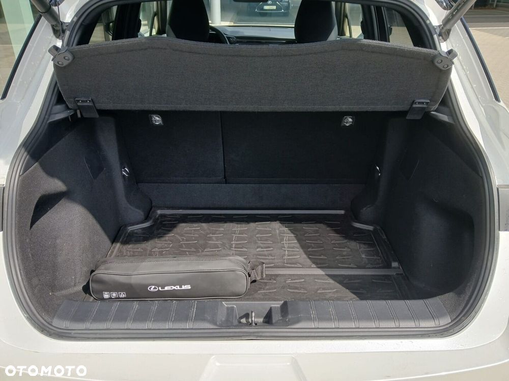 Lexus LBX 1.5 Hybrid Cool - 37