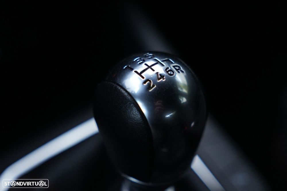 Ford Focus 1.0 EcoBoost MHEV ST-Line - 17