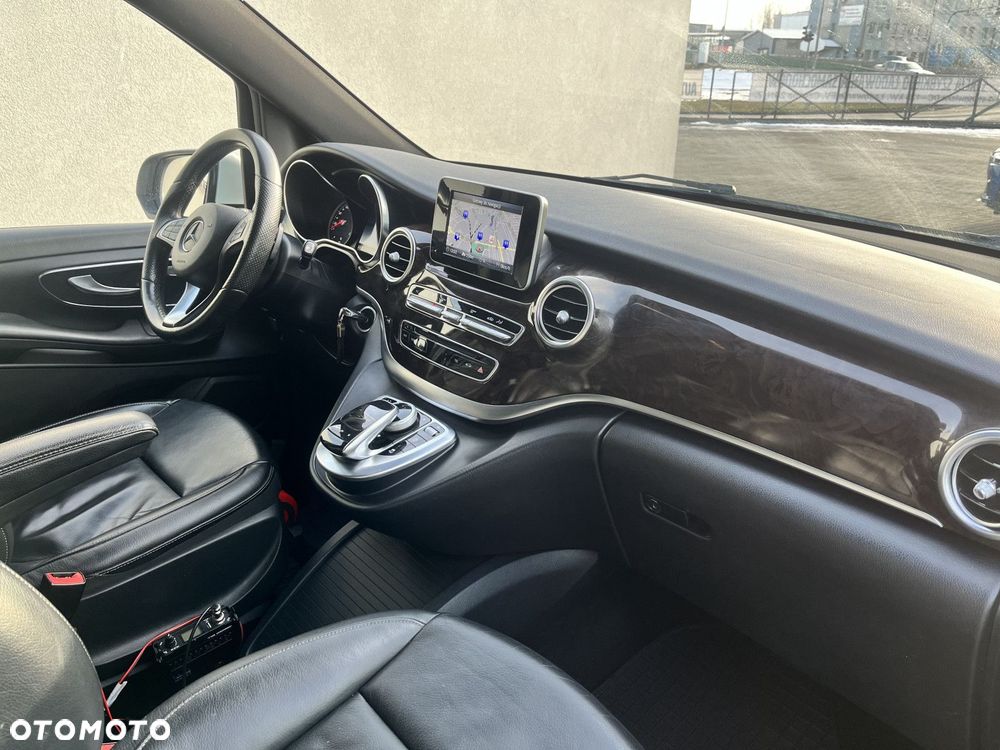 Mercedes-Benz Klasa V - 26