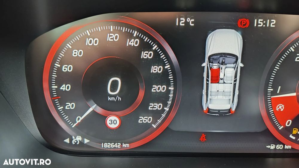 Volvo XC 60 D4 Momentum Pro - 16