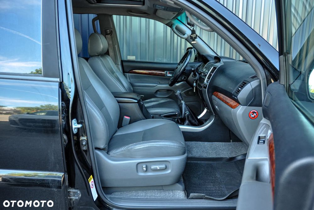 Toyota Land Cruiser - 10