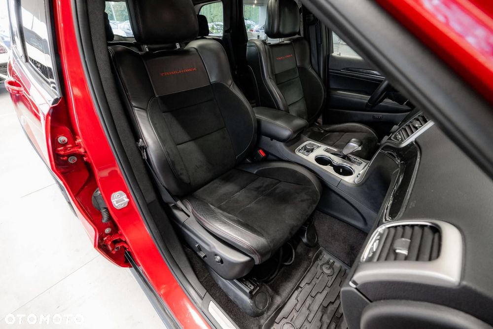 Jeep Grand Cherokee - 16