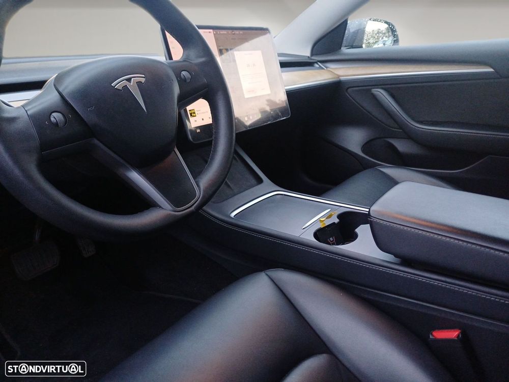Tesla Model 3 - 8