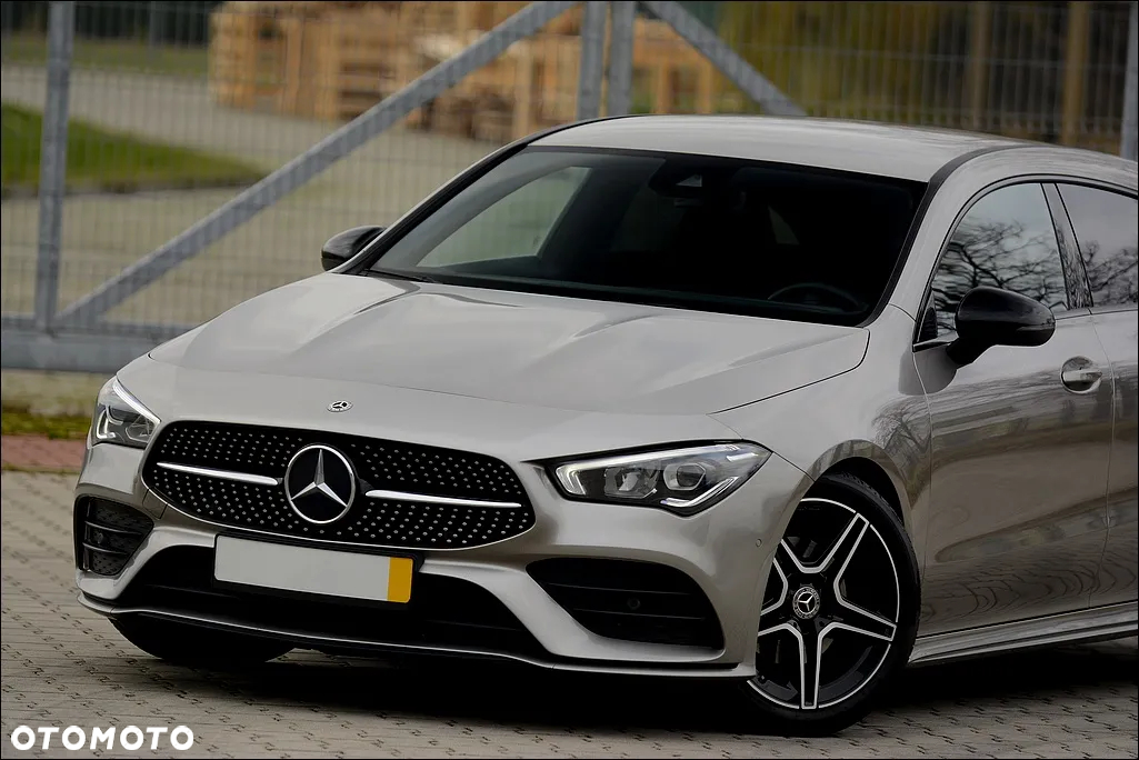 Mercedes-Benz CLA 180 Shooting Brake AMG Line - 8