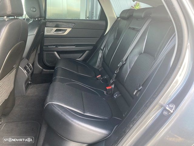 Jaguar XF Sportbrake 20d Aut. Prestige - 33