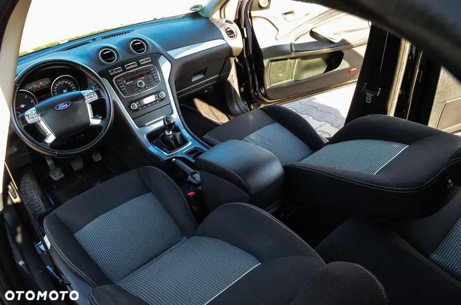 Ford Mondeo 2.0 TDCi Business Edition - 31
