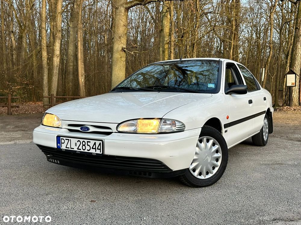 Ford Mondeo 1.6 CLX - 8