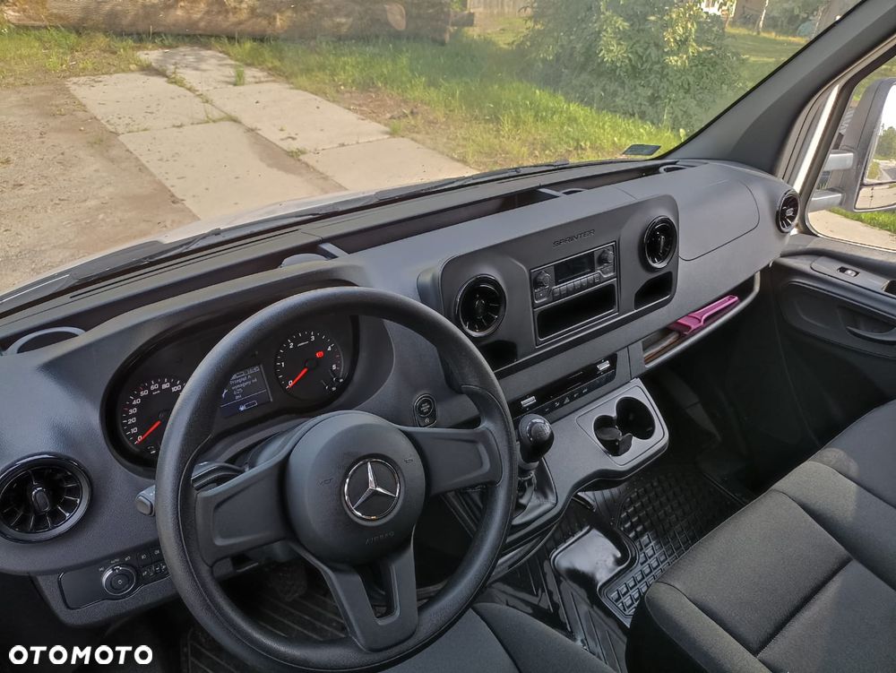 Mercedes-Benz Sprinter - 4