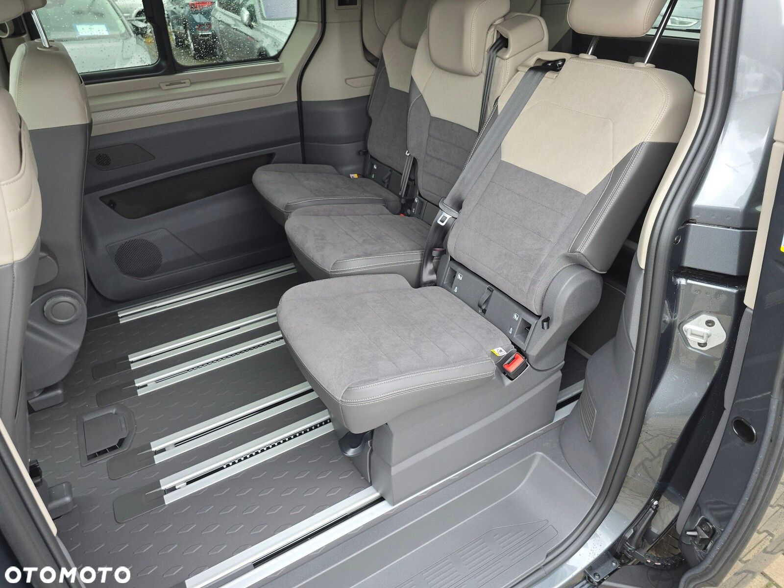 Volkswagen california Nowa California Beach silnik: 2,0 l TDI SCR 150 KM / skrzynia biegów: 7-biegowa DSG rozstaw osi: 3124 mm - 11