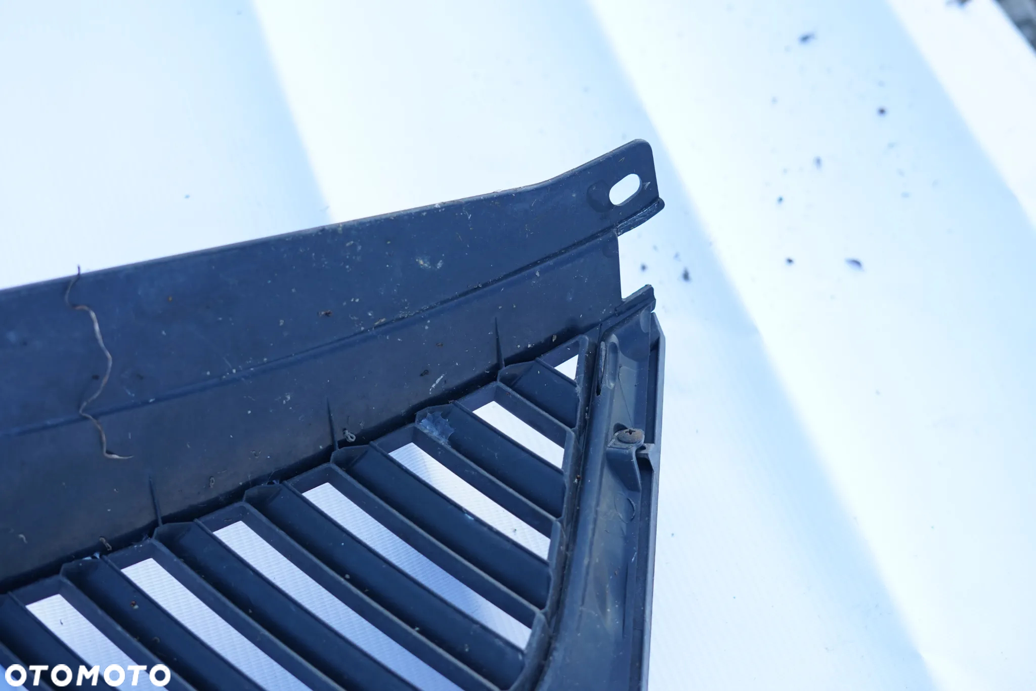 Grill atrapa chłodnicy Mitsubishi Outlander II - 10