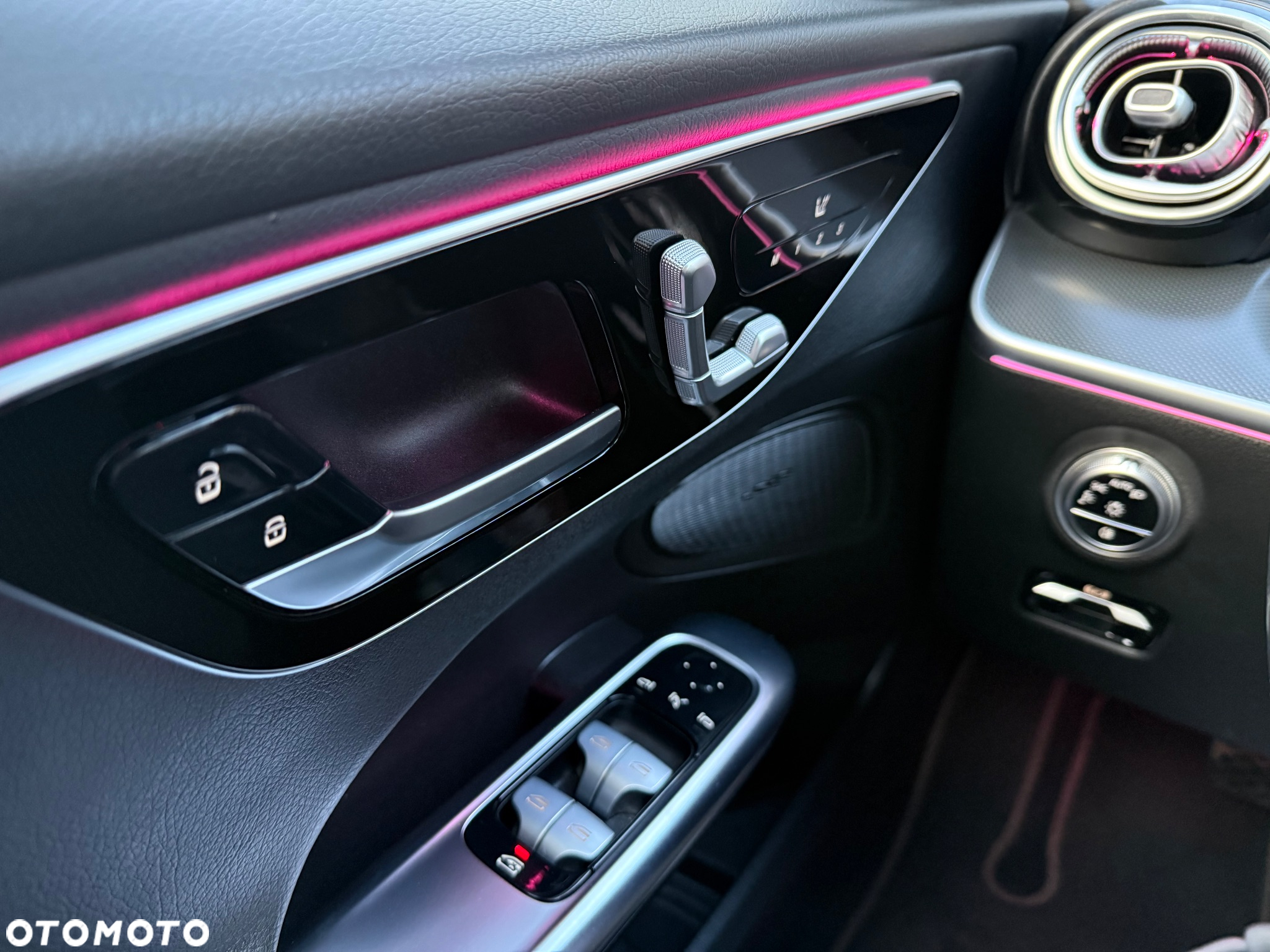 Mercedes-Benz Klasa C 220 d T 9G-TRONIC - 32