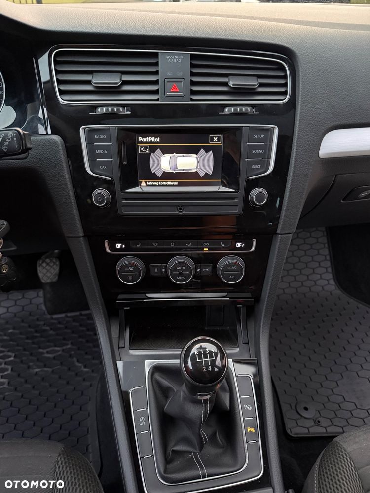 Volkswagen Golf 1.2 TSI BlueMotion Technology Cup - 25