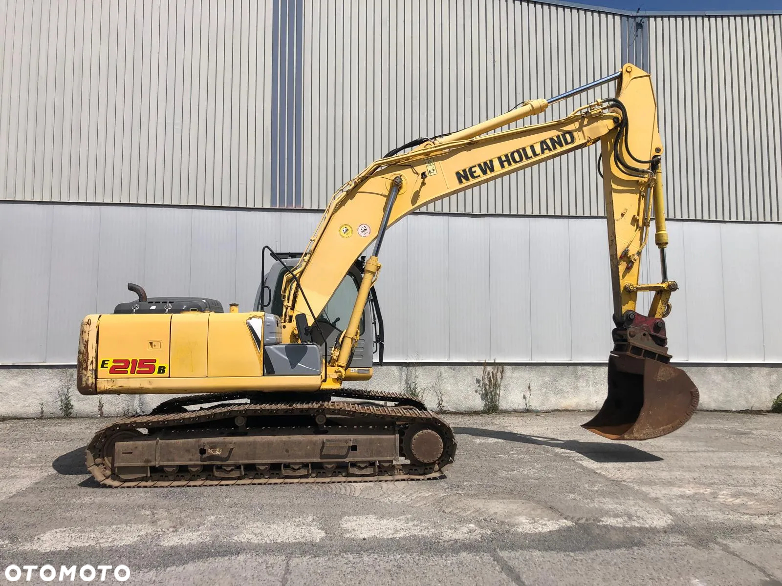 New Holland Kobelco E215B LC version-C - 4