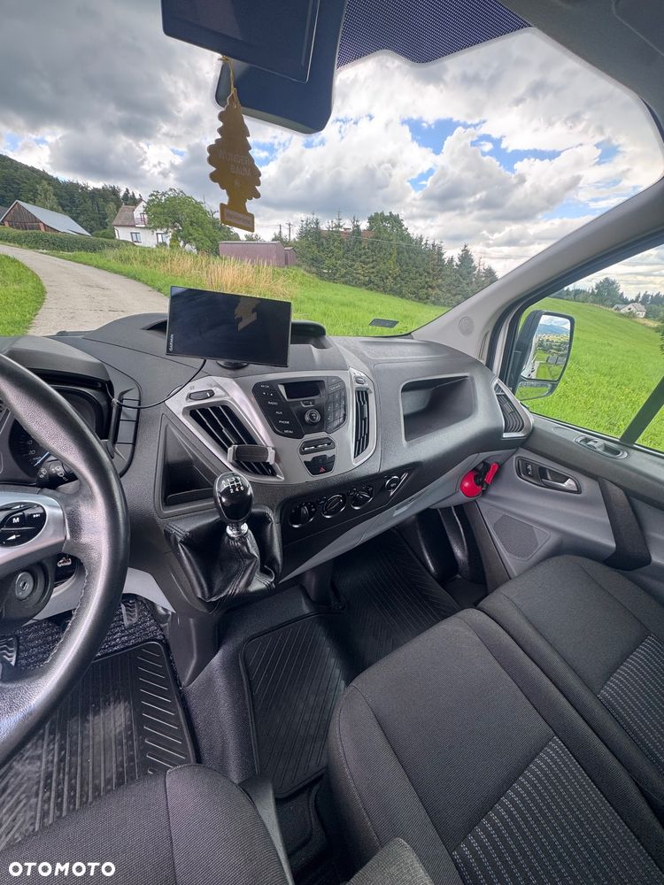 Ford Tourneo Custom - 14