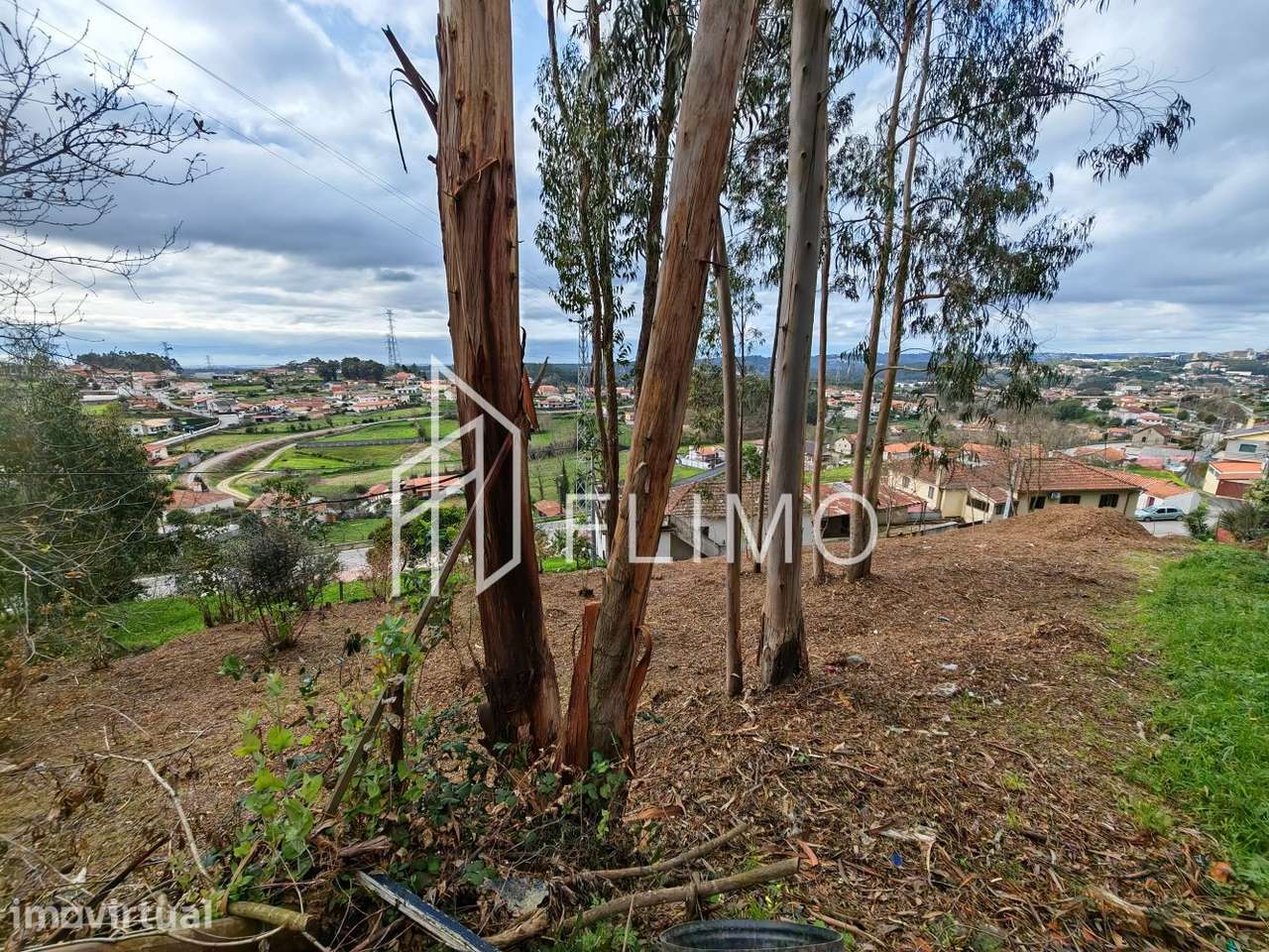 Terreno com 900m2 - Grande imagem: 3/18