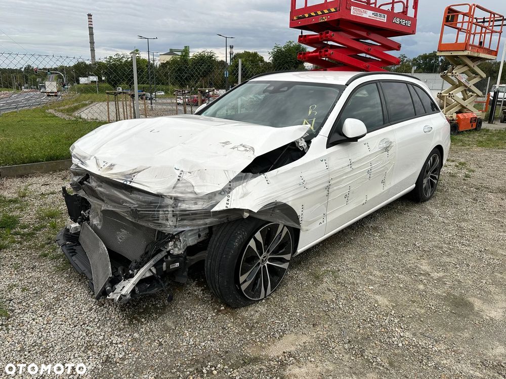 Mercedes-Benz Klasa C 220 d 4Matic T 9G-TRONIC Avantgarde - 5