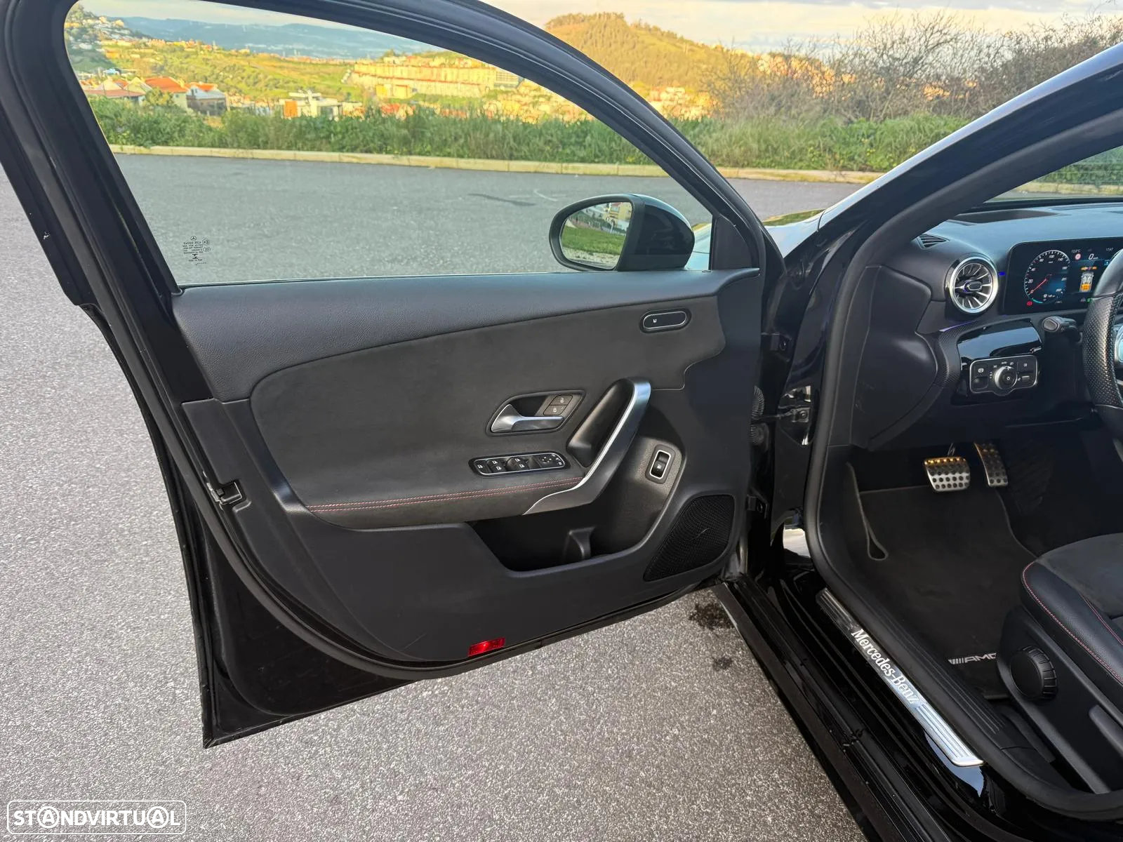 Mercedes-Benz A 250 Limousine e AMG Line - 15