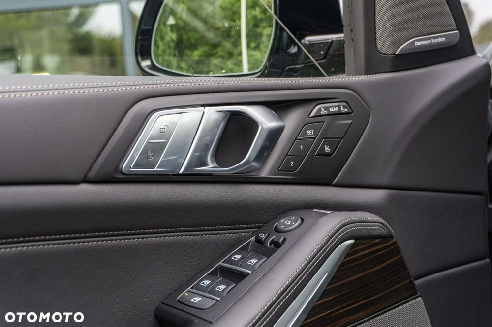 BMW X7 - 21