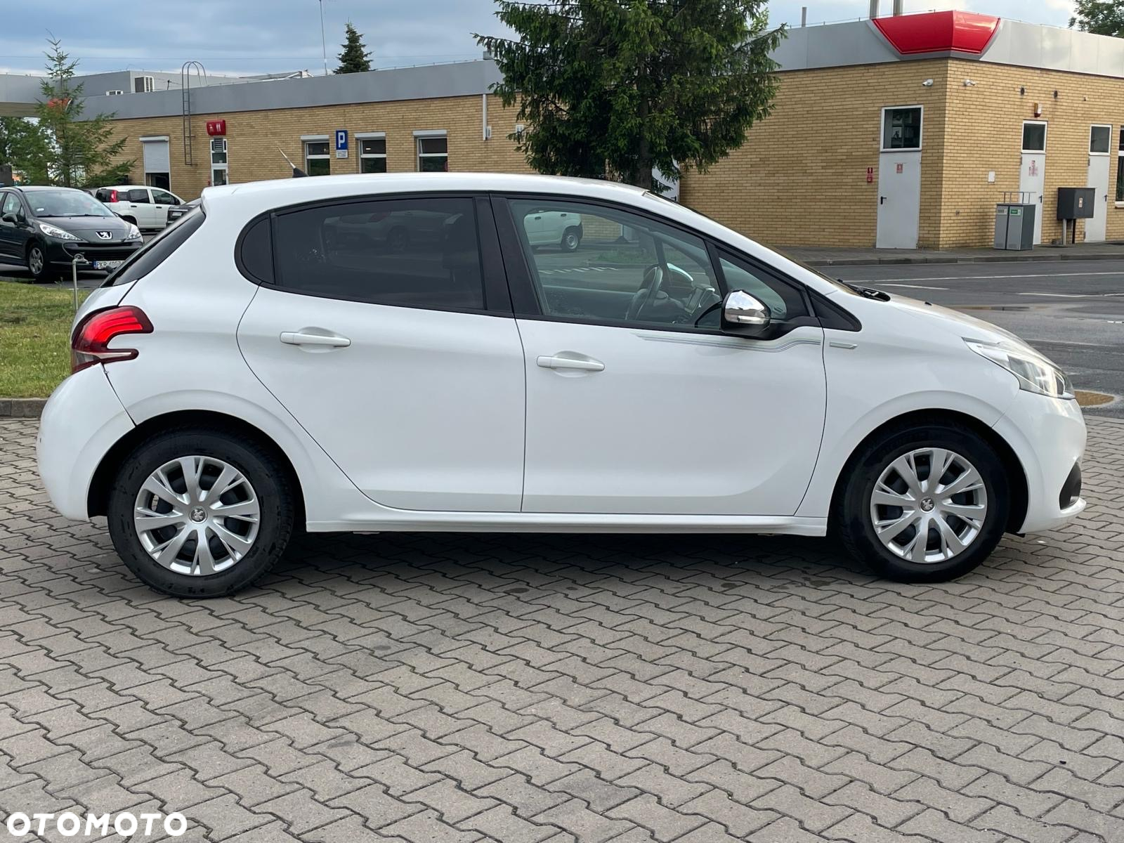 Peugeot 208 1.6 BlueHDi Active - 8