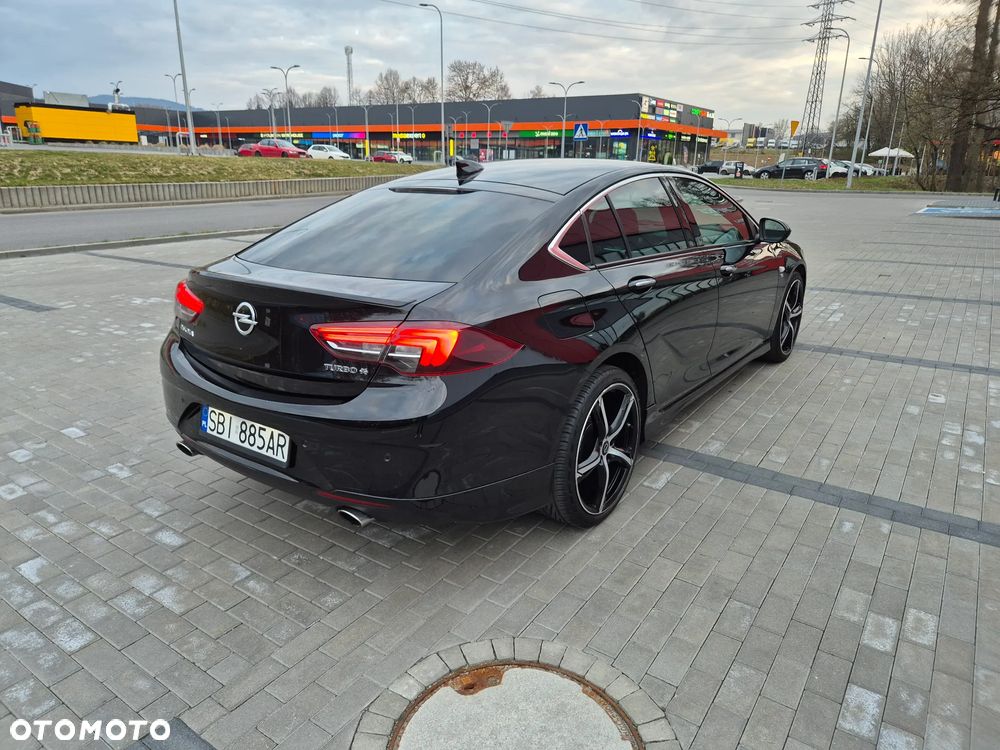 Opel Insignia 2.0 T 4x4 GSi S&S - 10