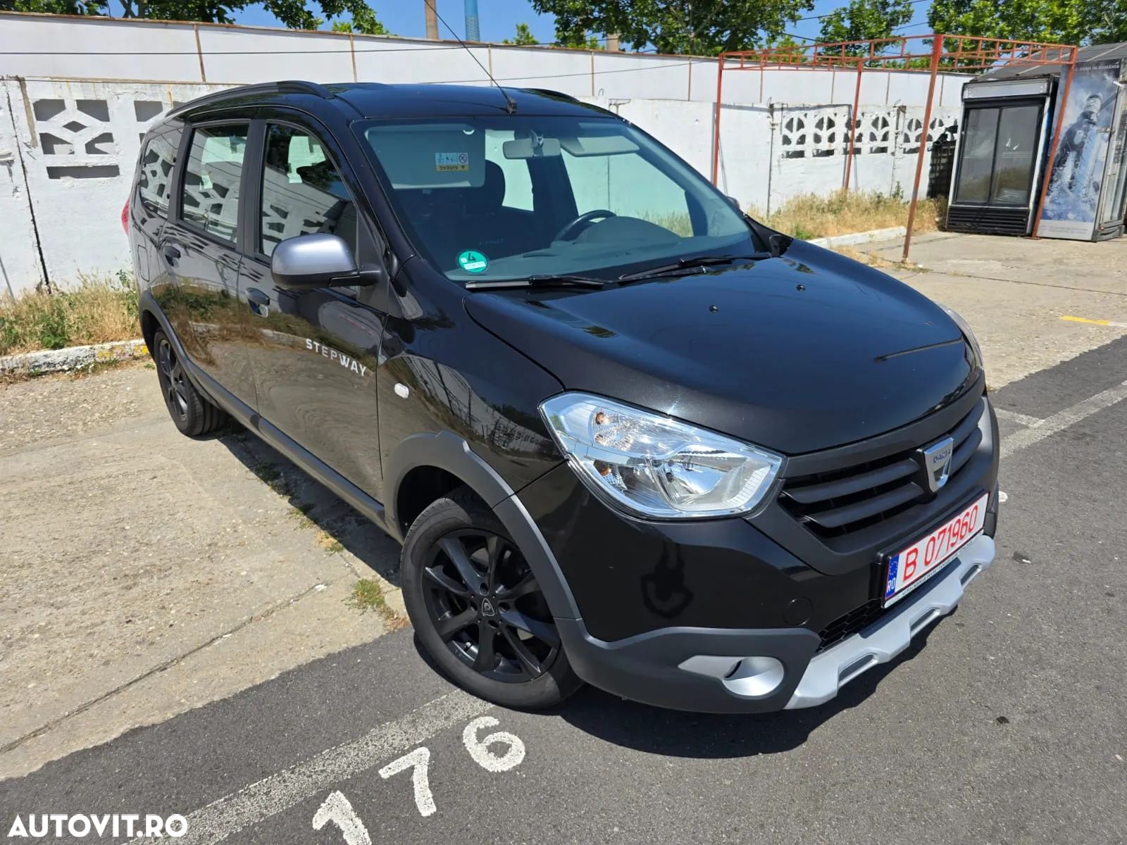 Dacia Lodgy 1.2 TCe 115 CP Stepway - 1