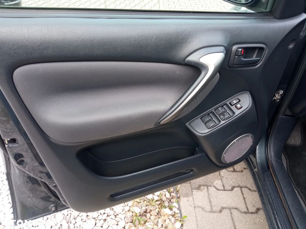 Toyota RAV4 2.0 VVT-i 4x4 - 7