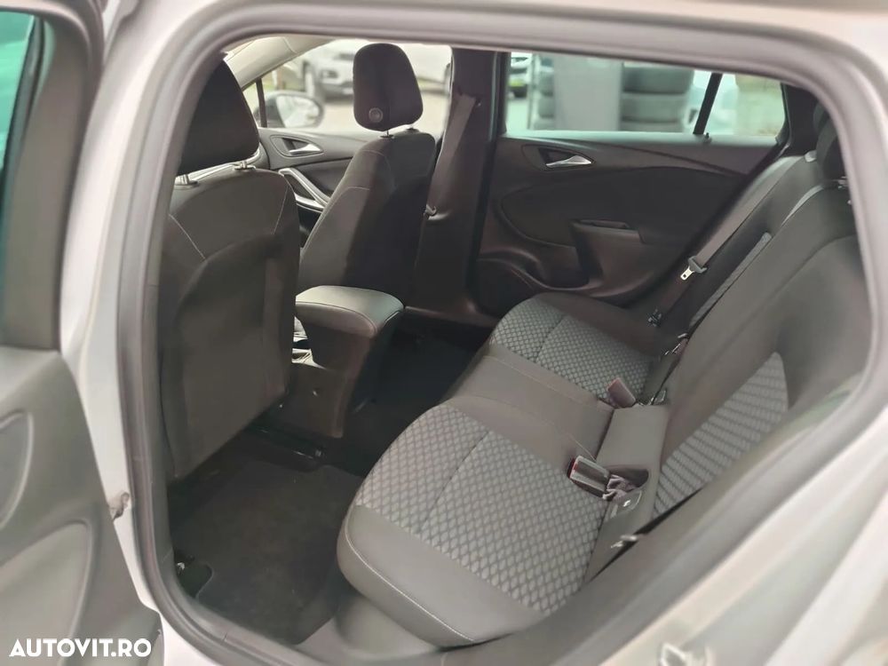 Opel Astra 1.5 D Start/Stop Sports Tourer Business Edition - 4