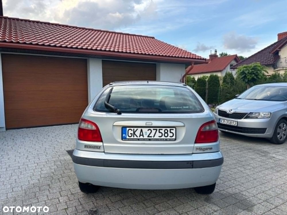 Renault Megane 1.6 - 3