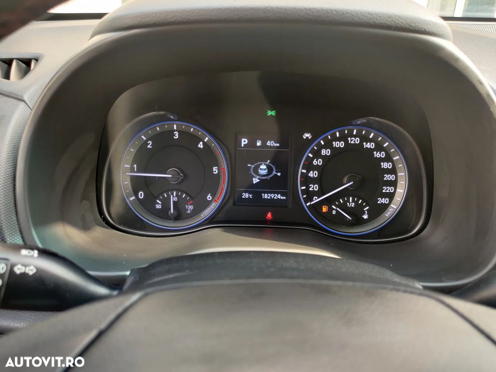 Hyundai KONA - 17