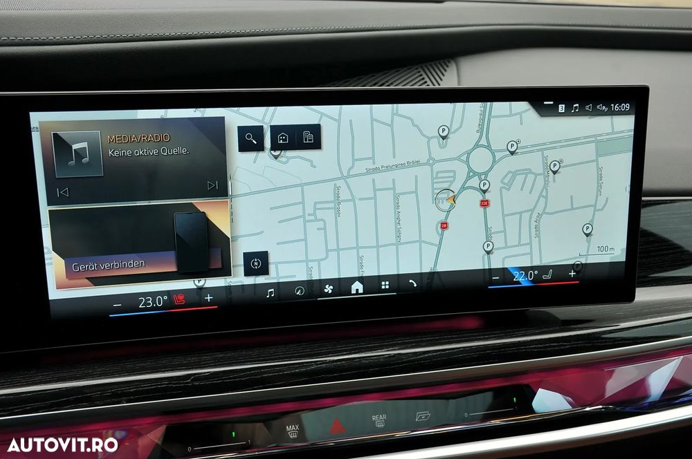 BMW Seria 7 740d xDrive MHEV - 11