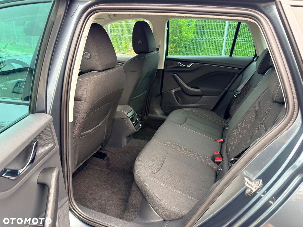 Skoda Kamiq 1.0 TSI DSG Monte Carlo - 27