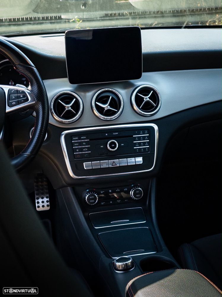 Mercedes-Benz CLA 200 d 4Matic 7G-DCT AMG Line - 17