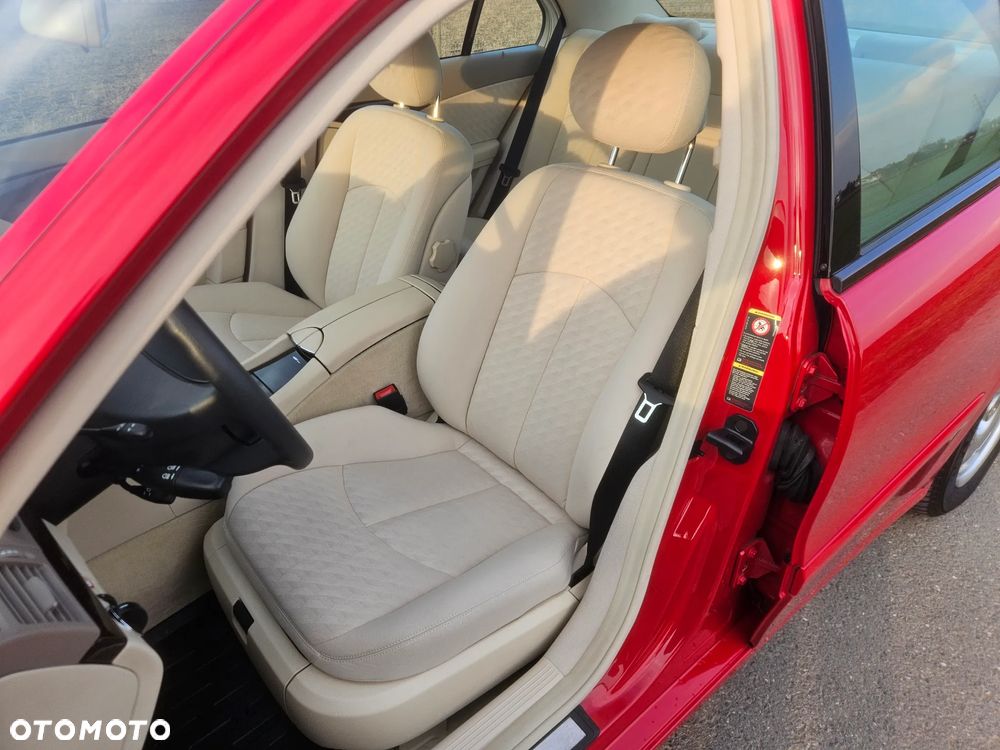 Mercedes-Benz Klasa E 320 Classic - 29