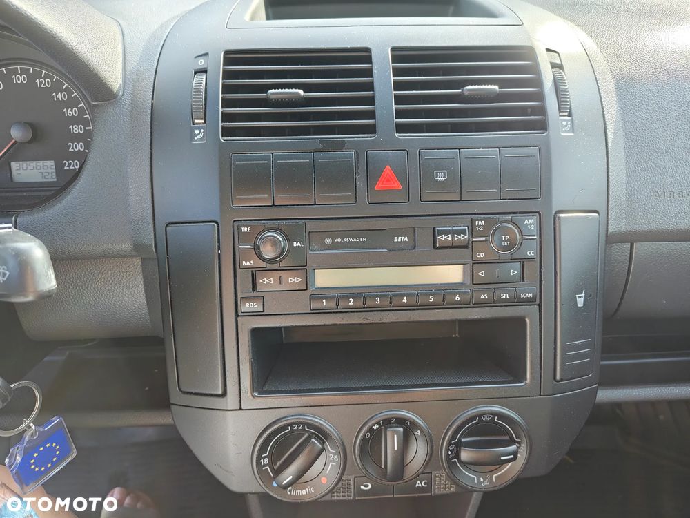 Volkswagen Polo 1.4 16V Comfortline - 6