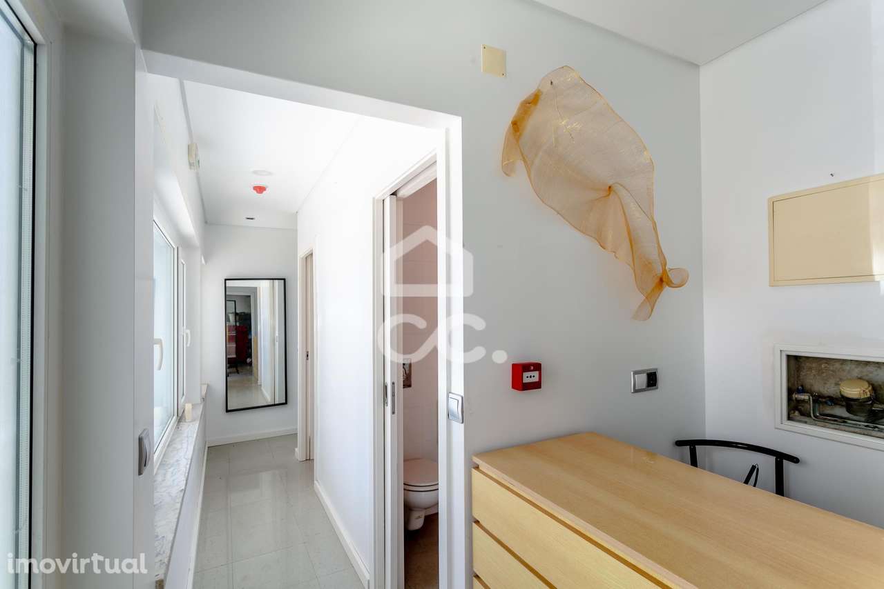 Loja com dois pisos, em Rio de Mouro - Sintra - Grande imagem: 4/18