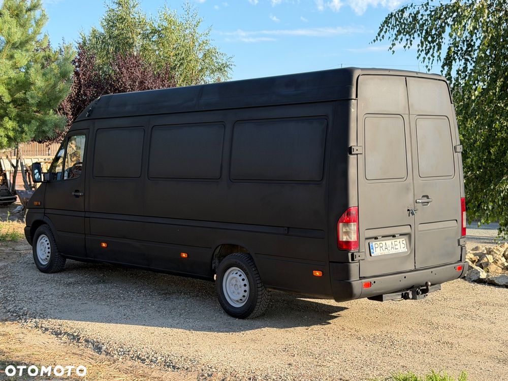 Mercedes-Benz Sprinter - 5