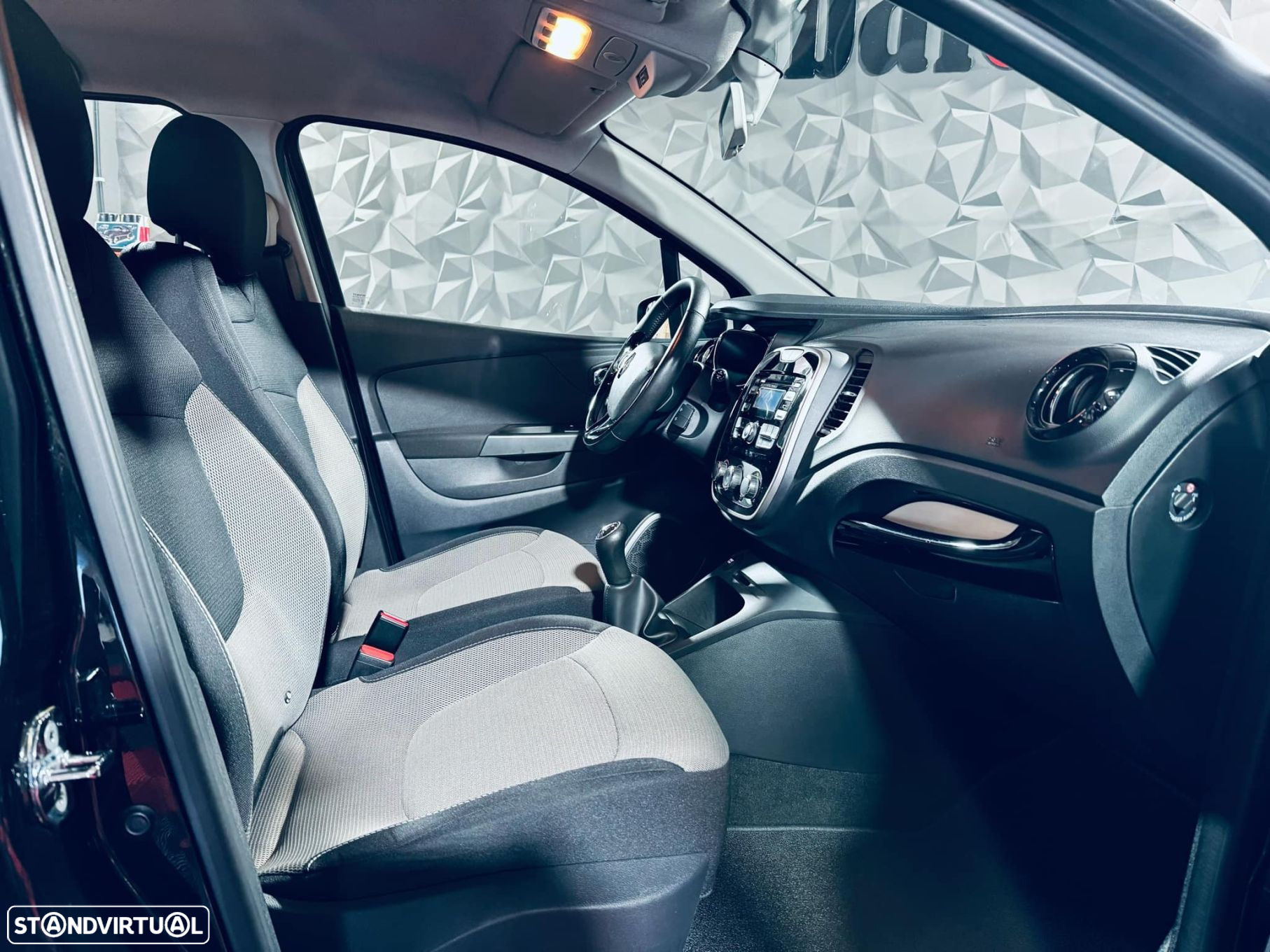 Renault Captur 0.9 TCE Exclusive - 29