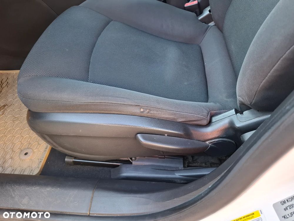 Chevrolet Cruze - 13