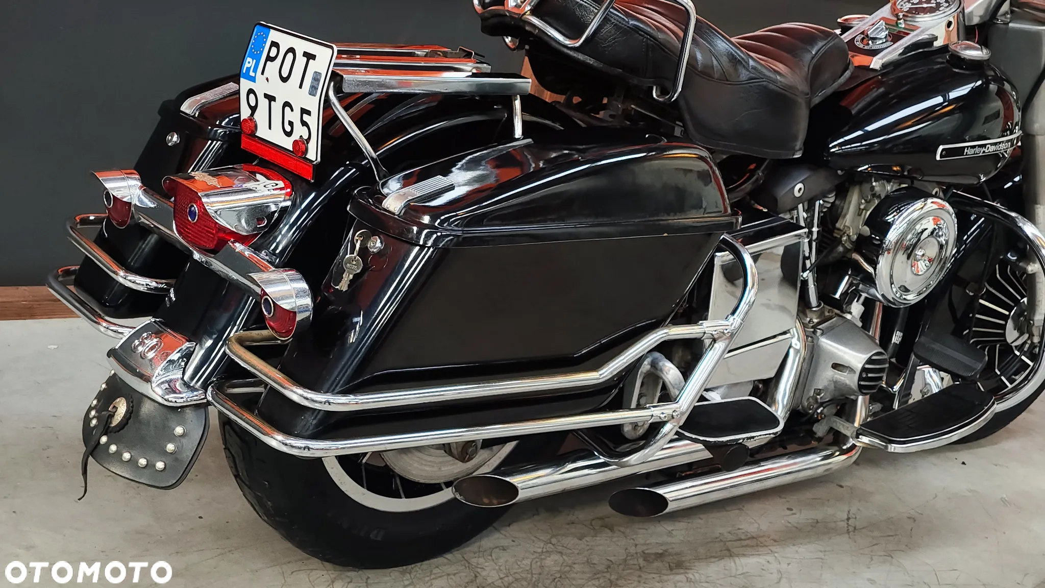Harley-Davidson FLH Electra Glide - 36