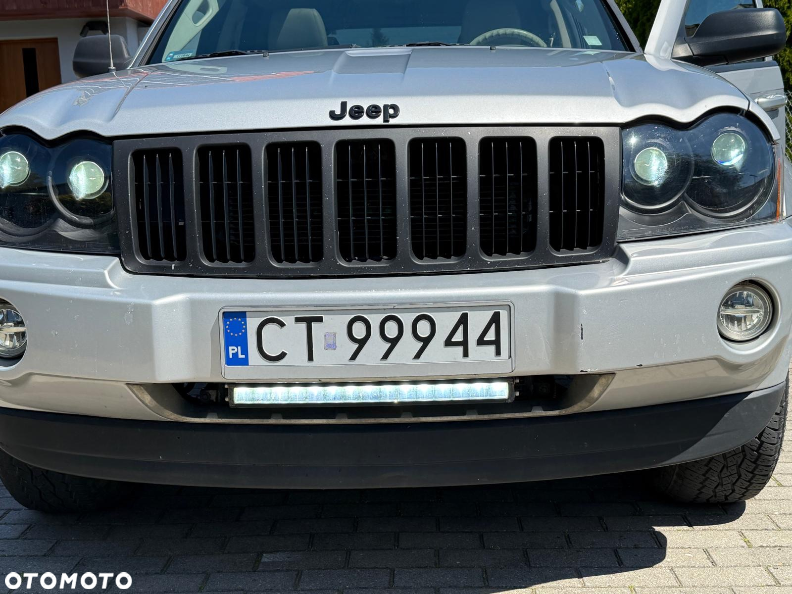 Jeep Grand Cherokee - 12